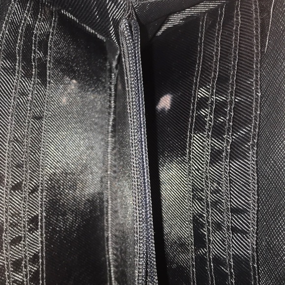 🔥 Kenneth Cole Reaction small bag. - Picture 8 of 8